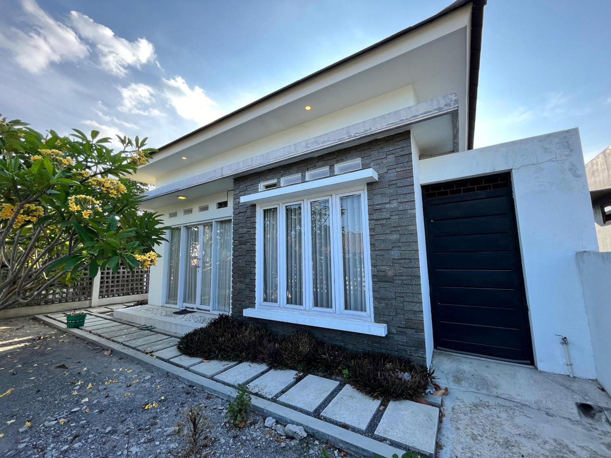 Sabbi'S House Hotel Klaten Exterior photo